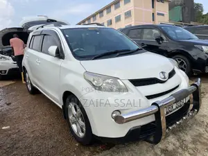 Toyota IST 2014 White
