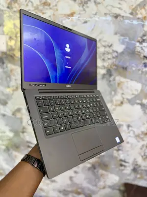 Laptop Dell Latitude 7300 8GB Intel Core i5 SSHD (Hybrid) 256GB