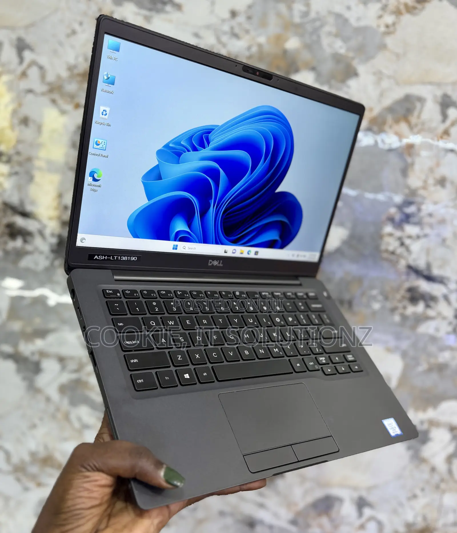 Laptop Dell Latitude 7300 8GB Intel Core i5 SSHD (Hybrid) 256GB