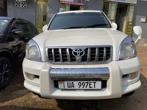 Toyota Land Cruiser Prado 2017 White