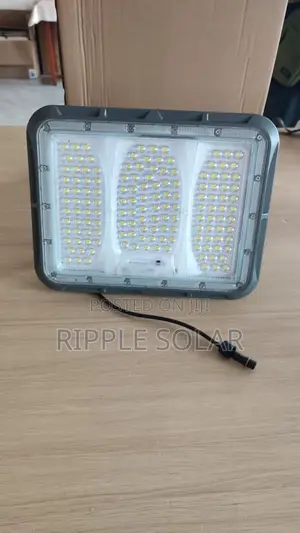 200W Solar Flood Light 30W Panel 20000mAh Remote IP65