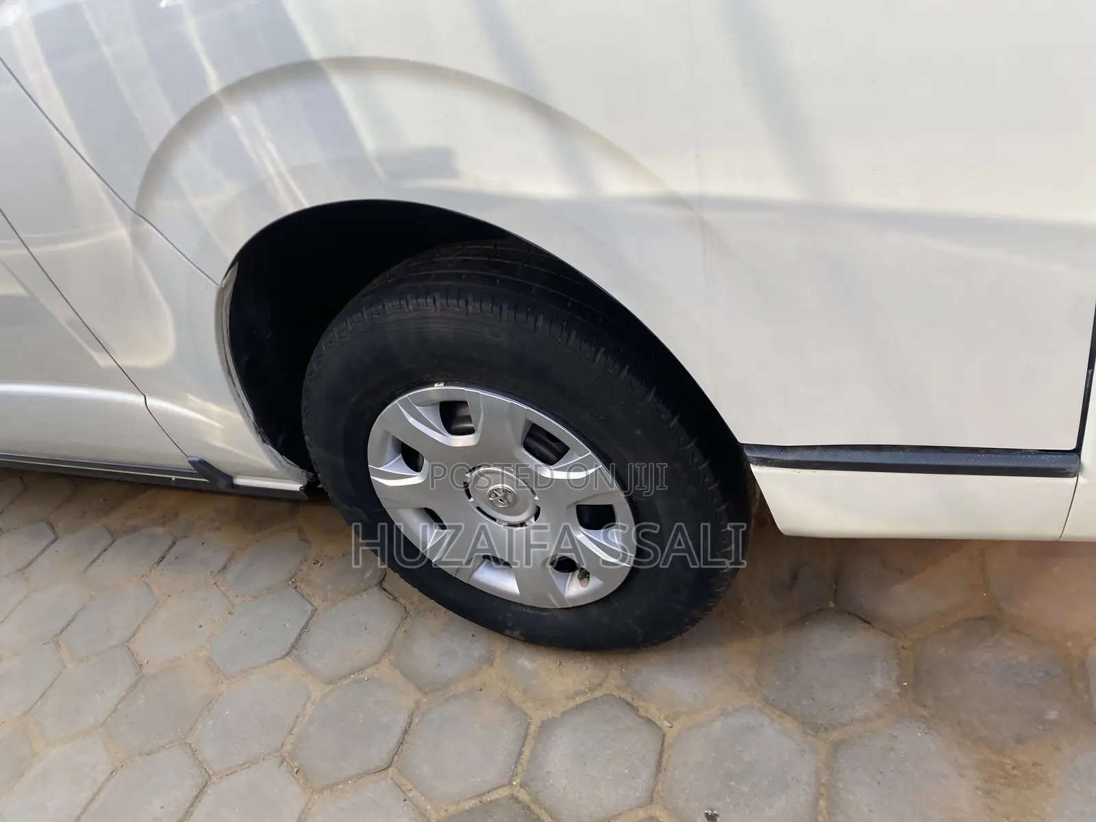Toyota HiAce 2012 White