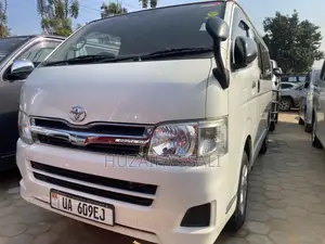 Toyota HiAce 2012 White