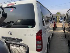 Toyota HiAce 2012 White