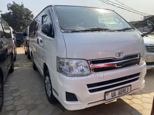 Toyota HiAce 2012 White
