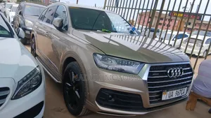 Audi Q7 2017 Gold