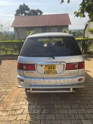 Toyota Ipsum 2000 Silver