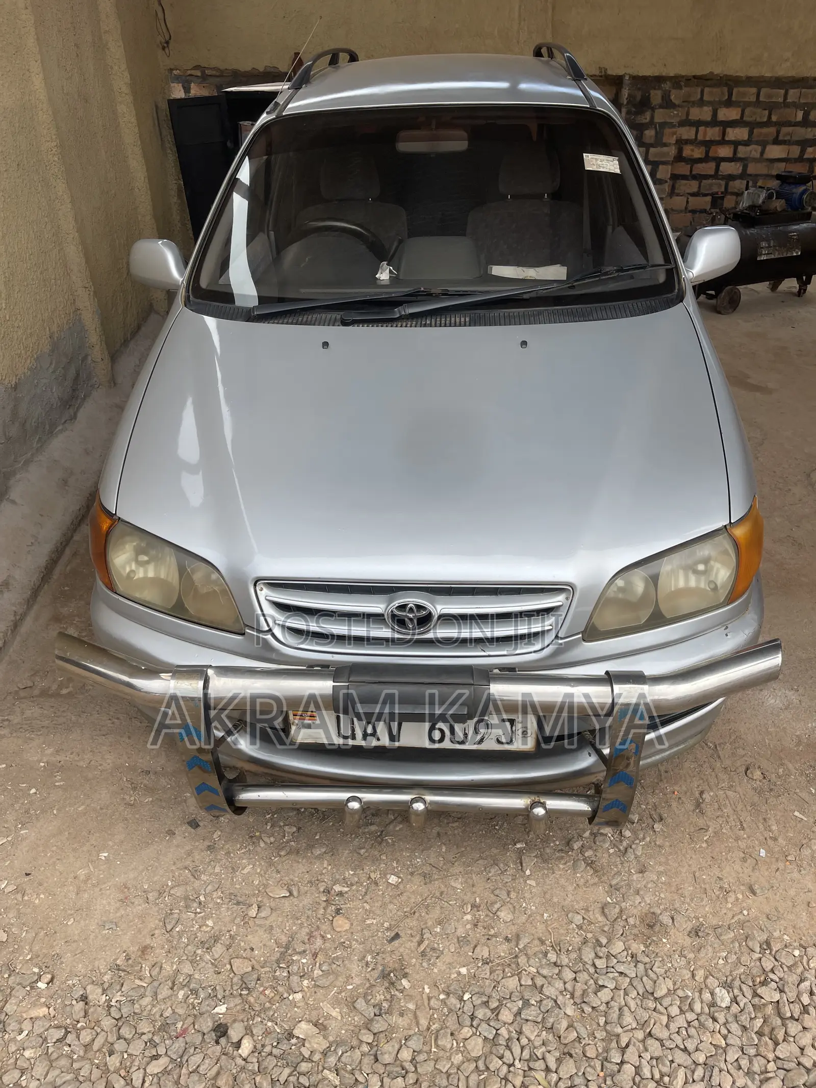 Toyota Ipsum 2000 Silver