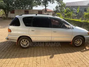 Toyota Ipsum 2000 Silver