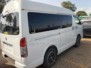 Toyota HiAce 2014 White