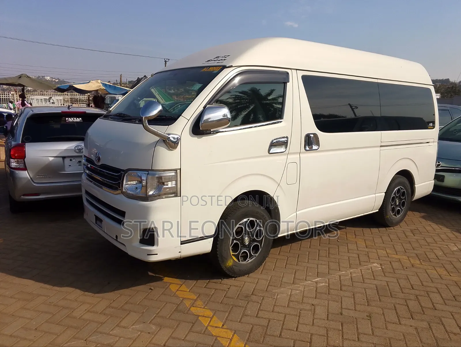 Toyota HiAce 2014 White