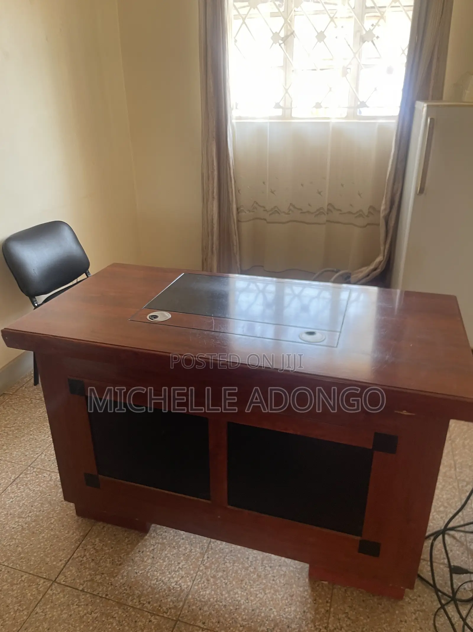 Small Size Office Table
