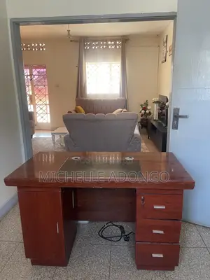 Small Size Office Table