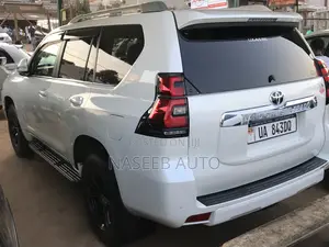 Toyota Land Cruiser Prado 2017 White