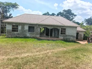 3bdrm House in Nsabwe, Mukono TC for sale