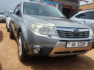 Subaru Forester 2010 Silver