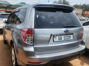 Subaru Forester 2010 Silver