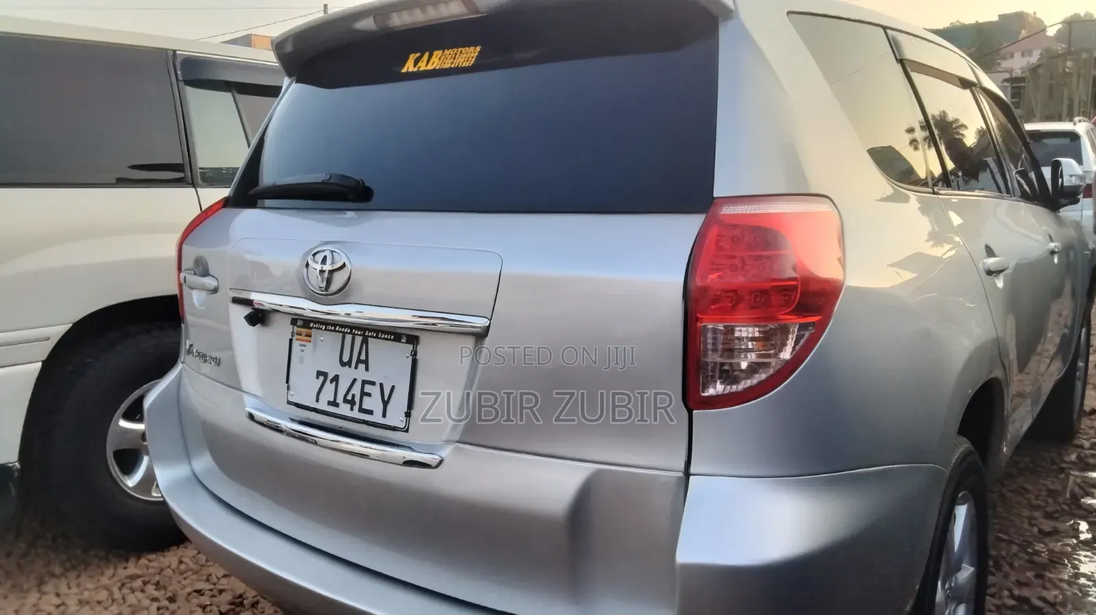Toyota Vanguard 2011 Silver