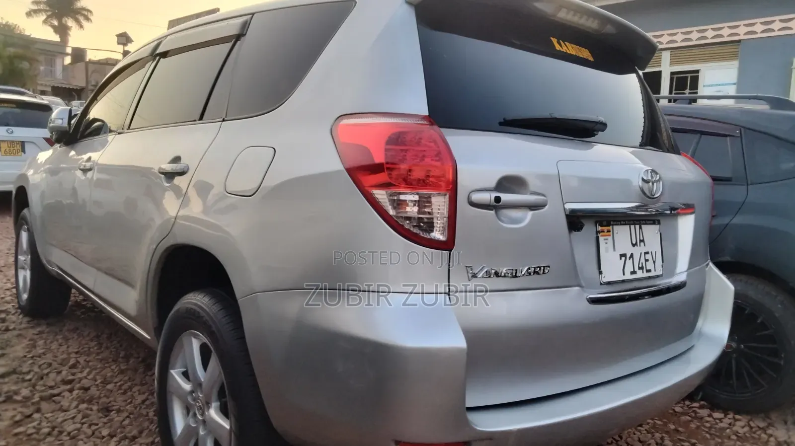 Toyota Vanguard 2011 Silver