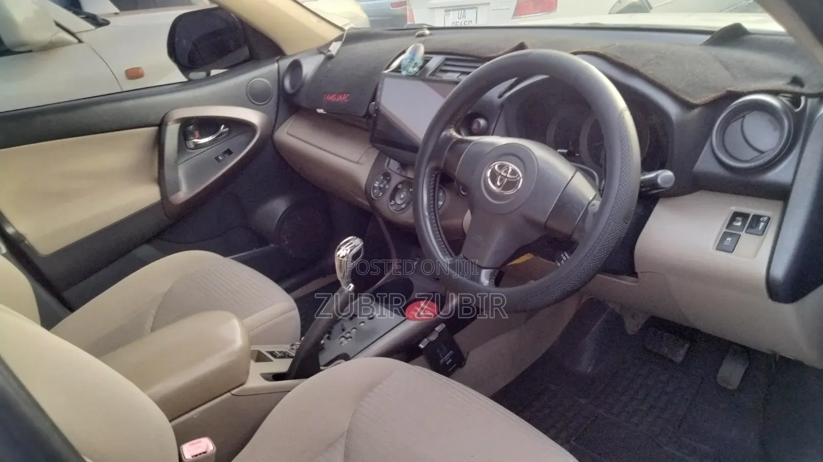 Toyota Vanguard 2011 Silver