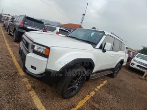 Toyota Land Cruiser Prado 2022 White