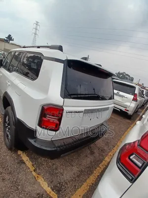 Toyota Land Cruiser Prado 2022 White