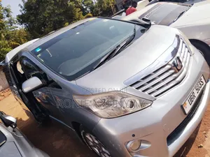 Toyota Alphard 2010 Silver