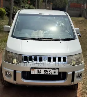 Mitsubishi Delica 2013 White