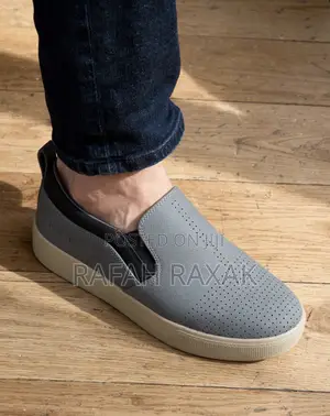 Men’s Classic Polo Slip-on Low Casual Sneakers