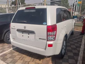 Suzuki Escudo 2012 White