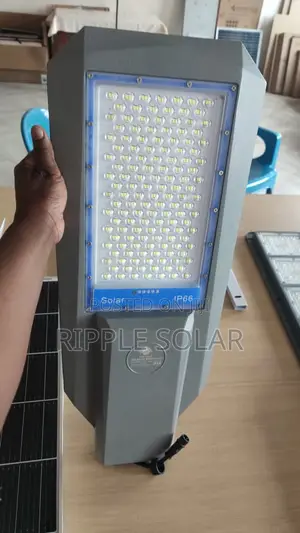 800W Heavy Duty Solar Street Light 70W Panel IP66
