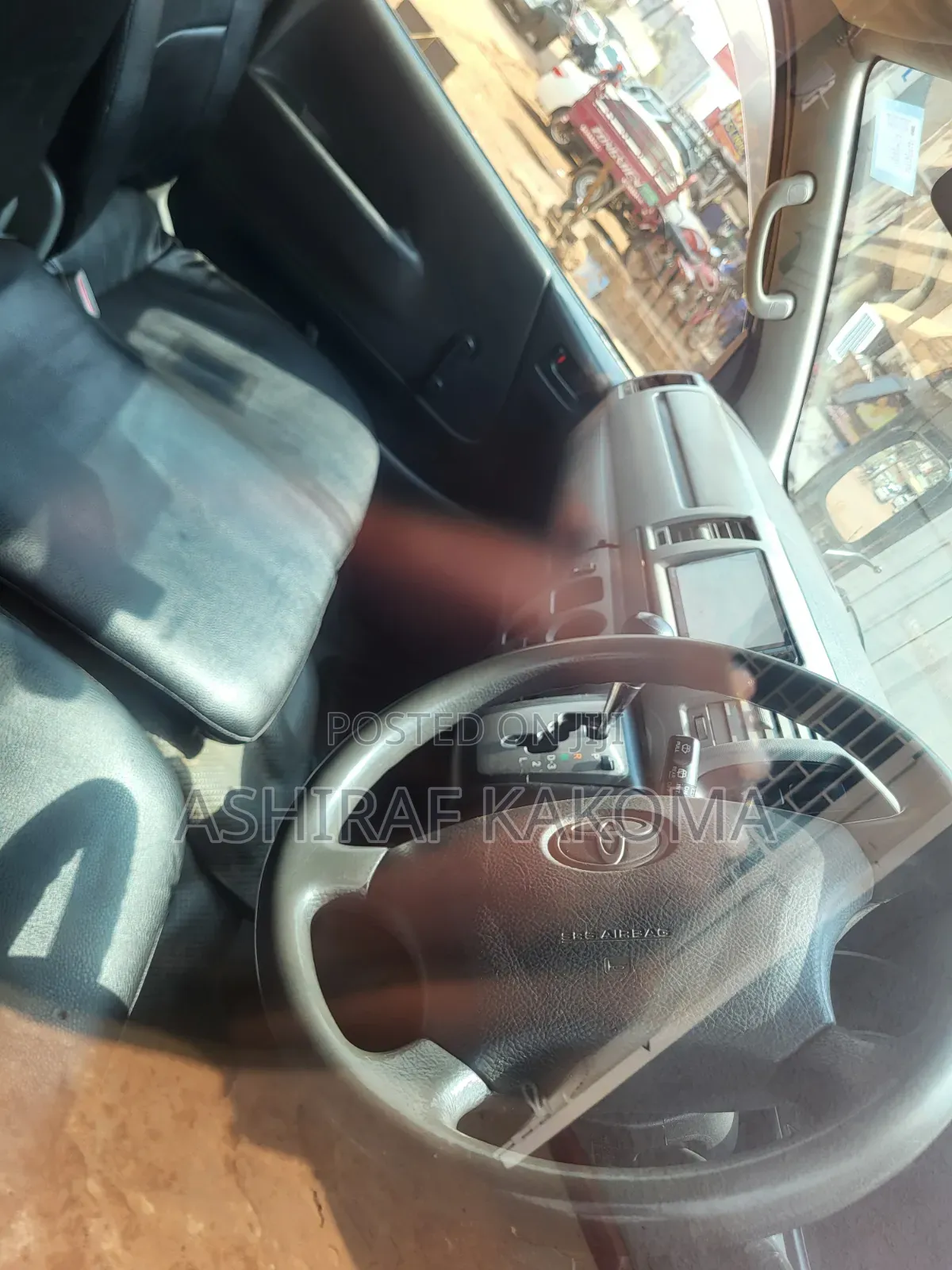 Toyota HiAce 2010 Silver