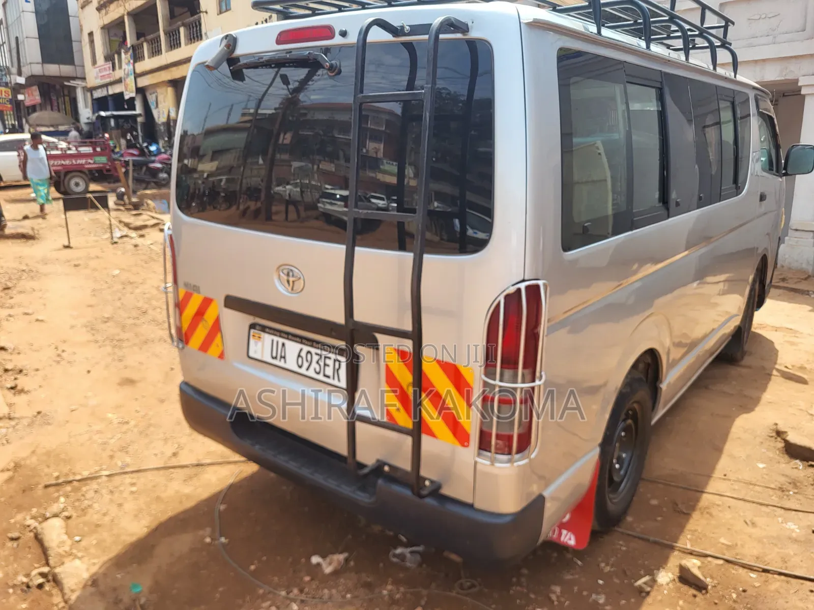 Toyota HiAce 2010 Silver