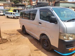 Toyota HiAce 2010 Silver