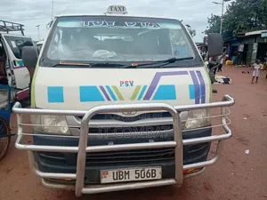 Toyota HiAce 2010 White