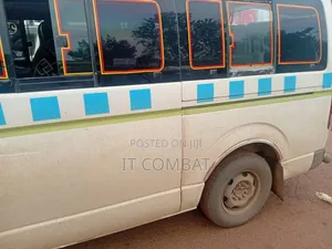 Toyota HiAce 2010 White