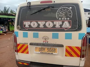 Toyota HiAce 2010 White