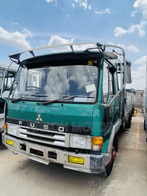 Fuso Ordinary 6d17 Engine Green Color