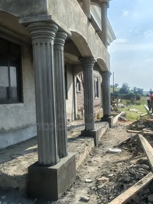 Molding Columns