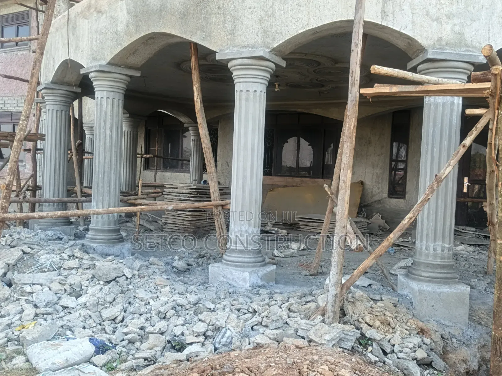 Molding Columns