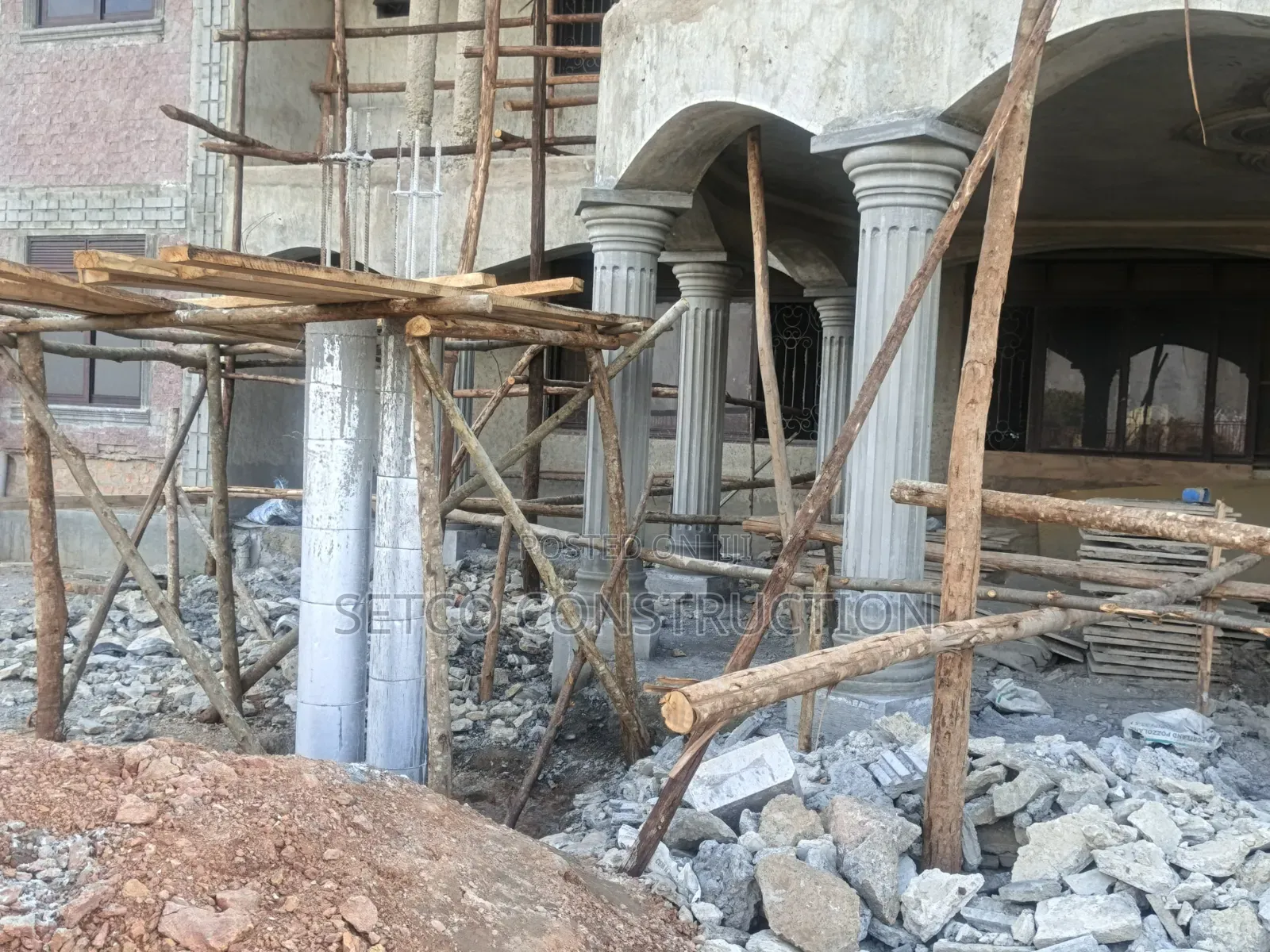 Molding Columns