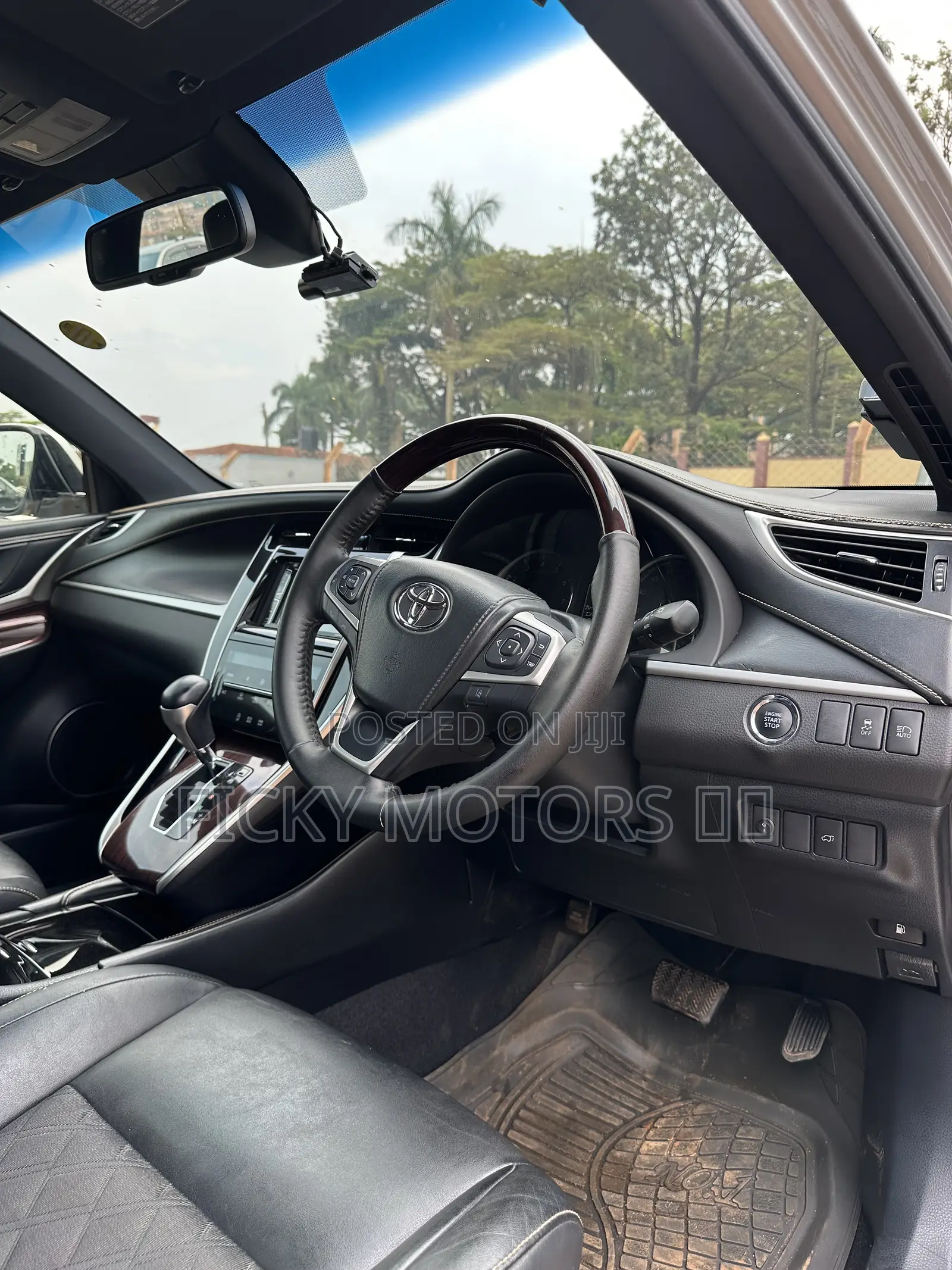 Toyota Harrier 2.0 2015 Silver