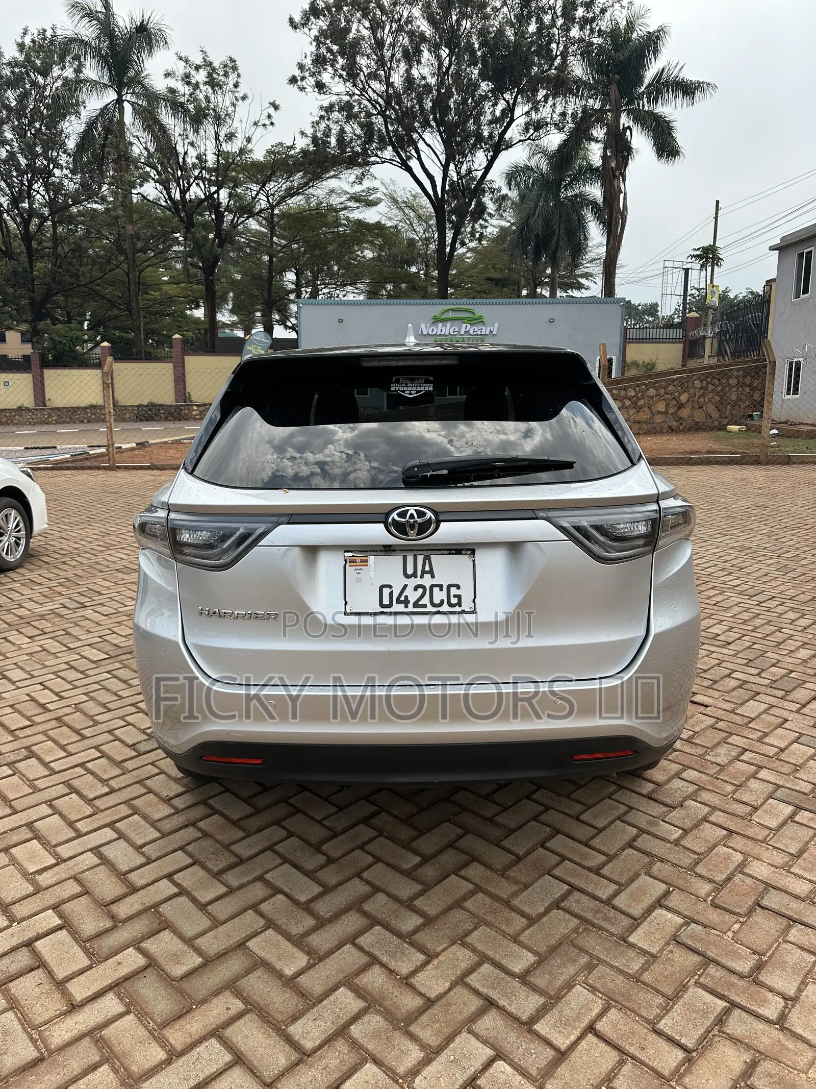 Toyota Harrier 2.0 2015 Silver