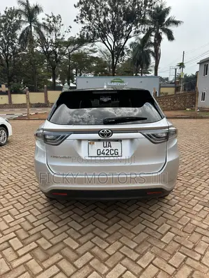 Toyota Harrier 2.0 2015 Silver