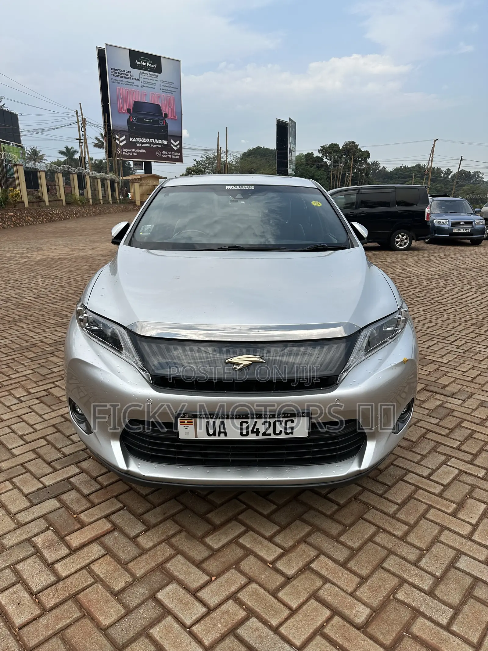 Toyota Harrier 2.0 2015 Silver