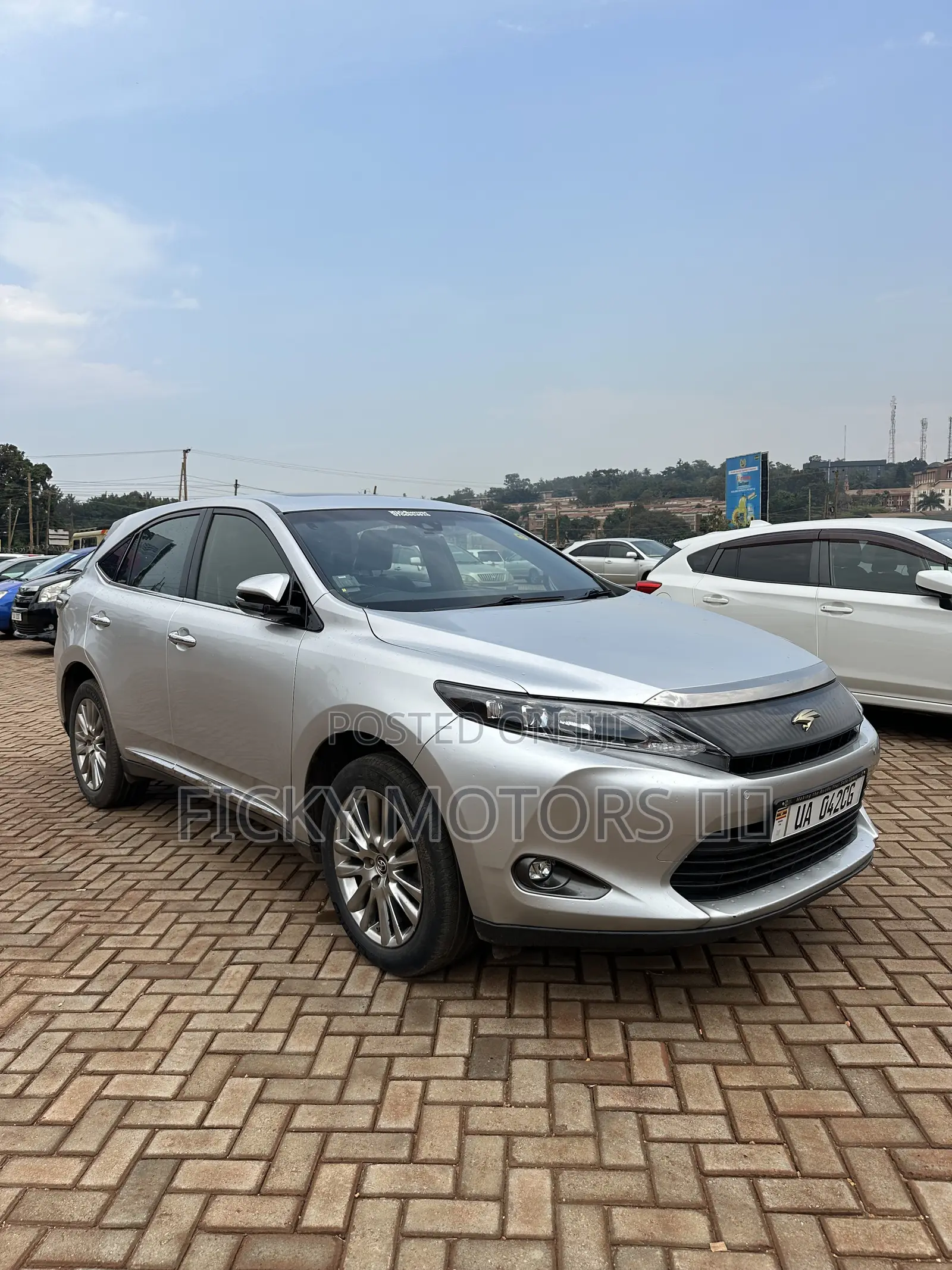 Toyota Harrier 2.0 2015 Silver
