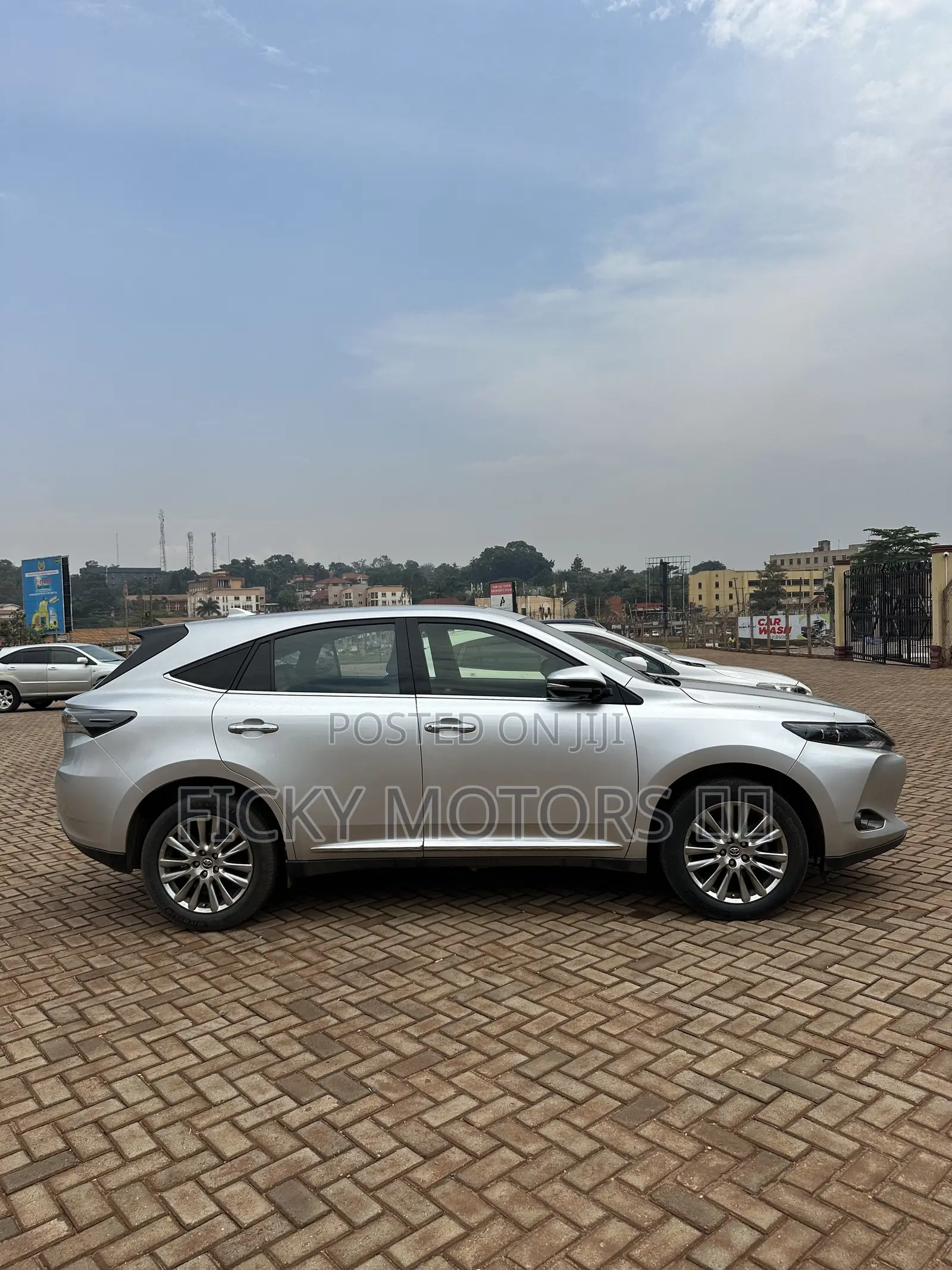 Toyota Harrier 2.0 2015 Silver
