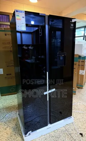 Hisense 670L Black Fridge With Dispenser Side by Side