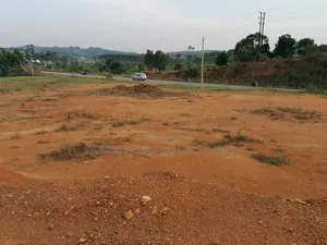4.7 Acres for Sale Touching Tarmac