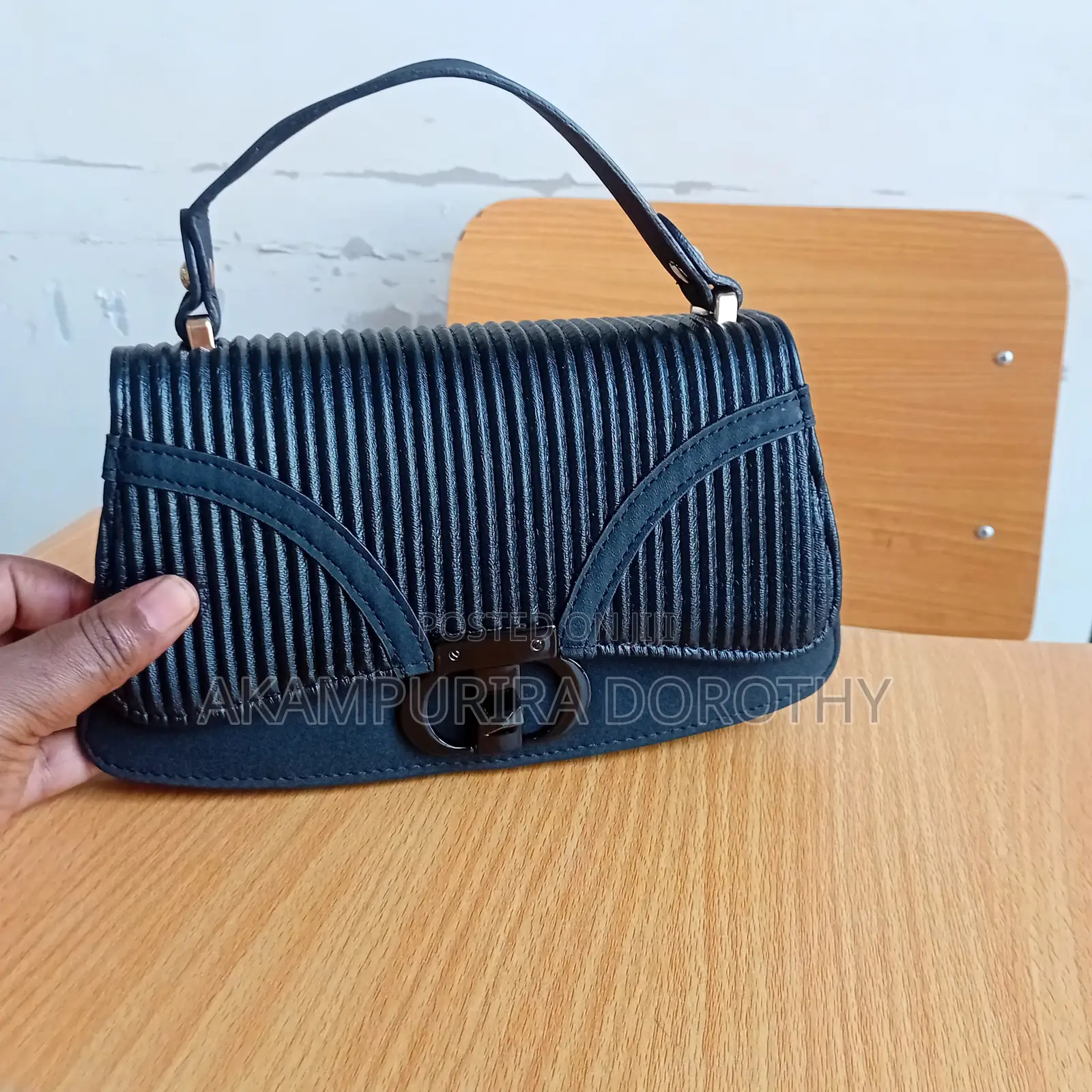 D T Luxury Bags